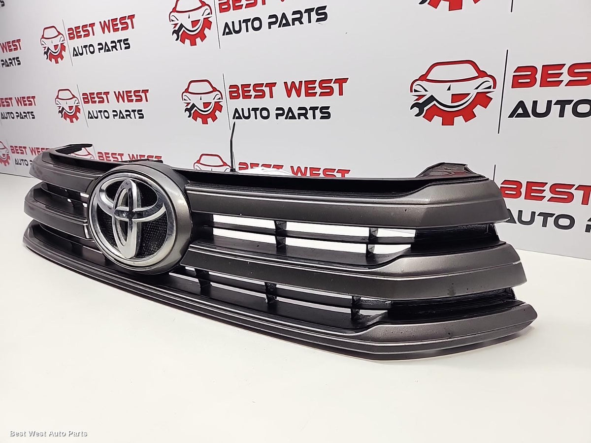 2017 TOYOTA HILUX Grille