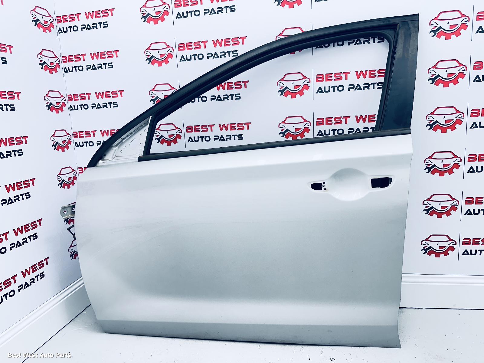 2018 HYUNDAI I30 Left Front Door