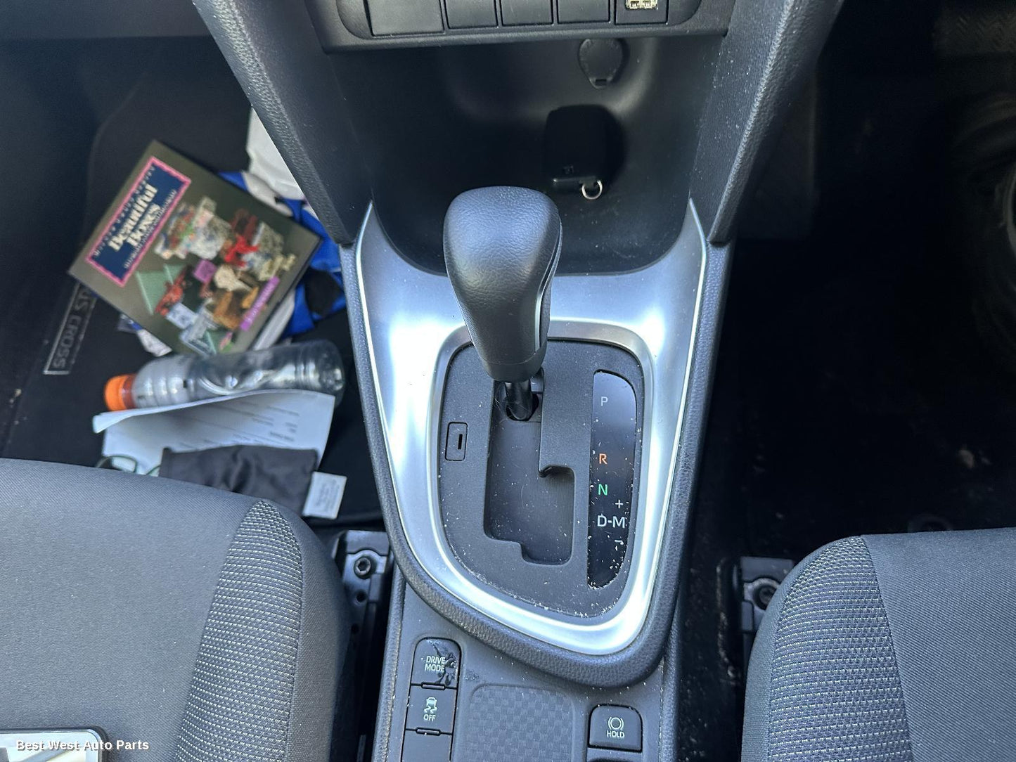 2024 TOYOTA YARIS CROSS Gear Stick/Shifter