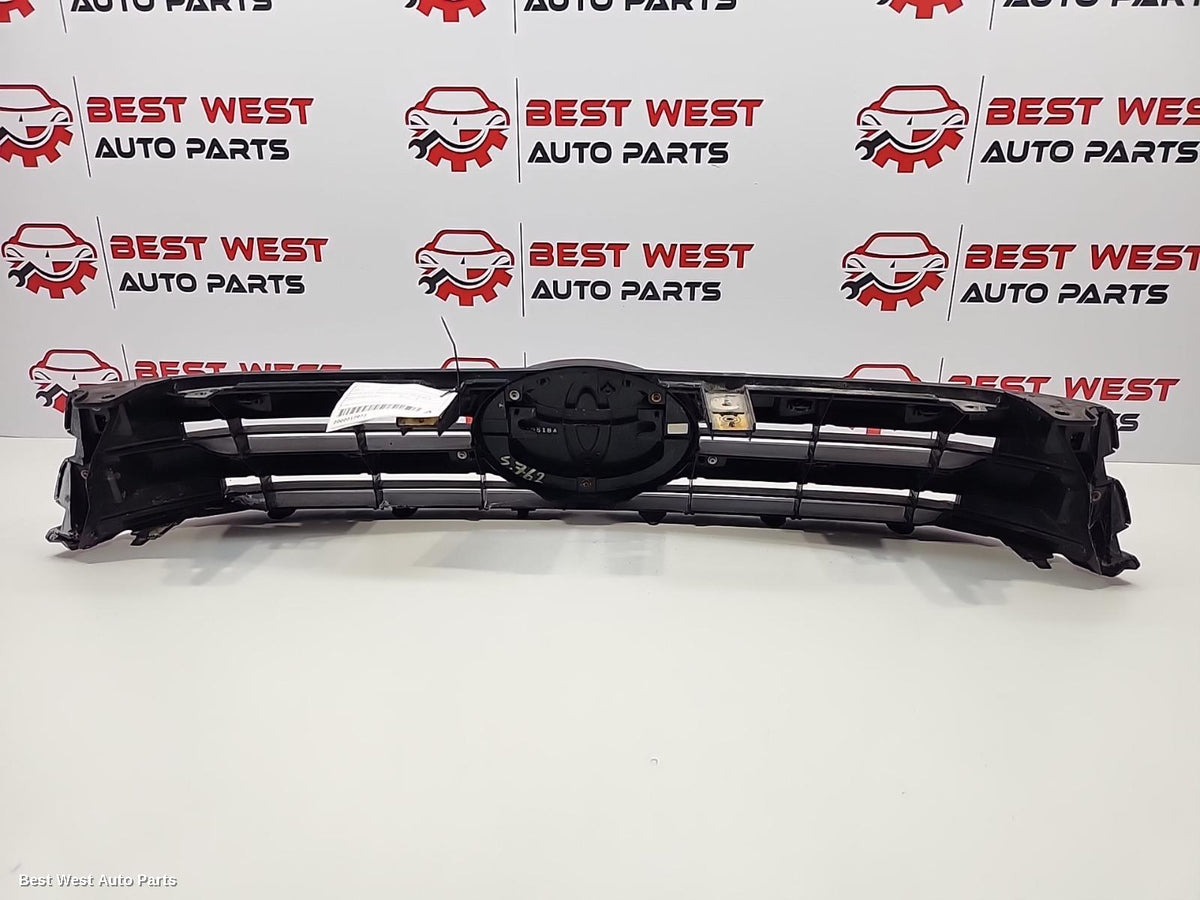 2017 TOYOTA HILUX Grille