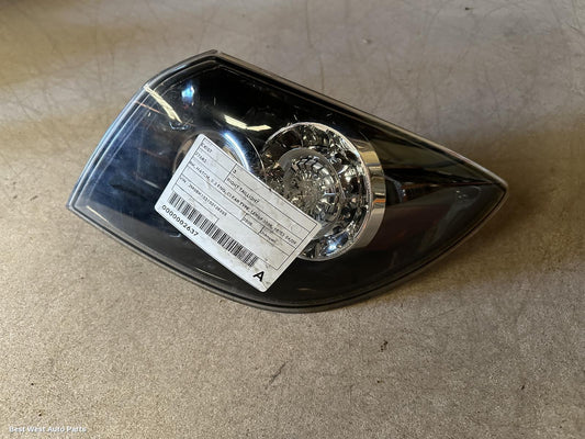 2005 MAZDA 3 Right Taillight