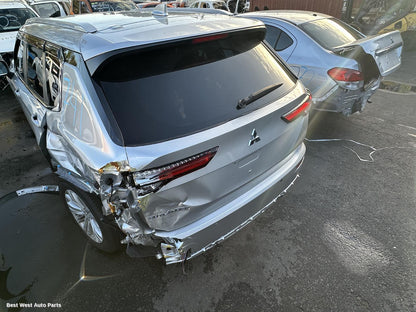 2023 MITSUBISHI OUTLANDER Rear Spoiler