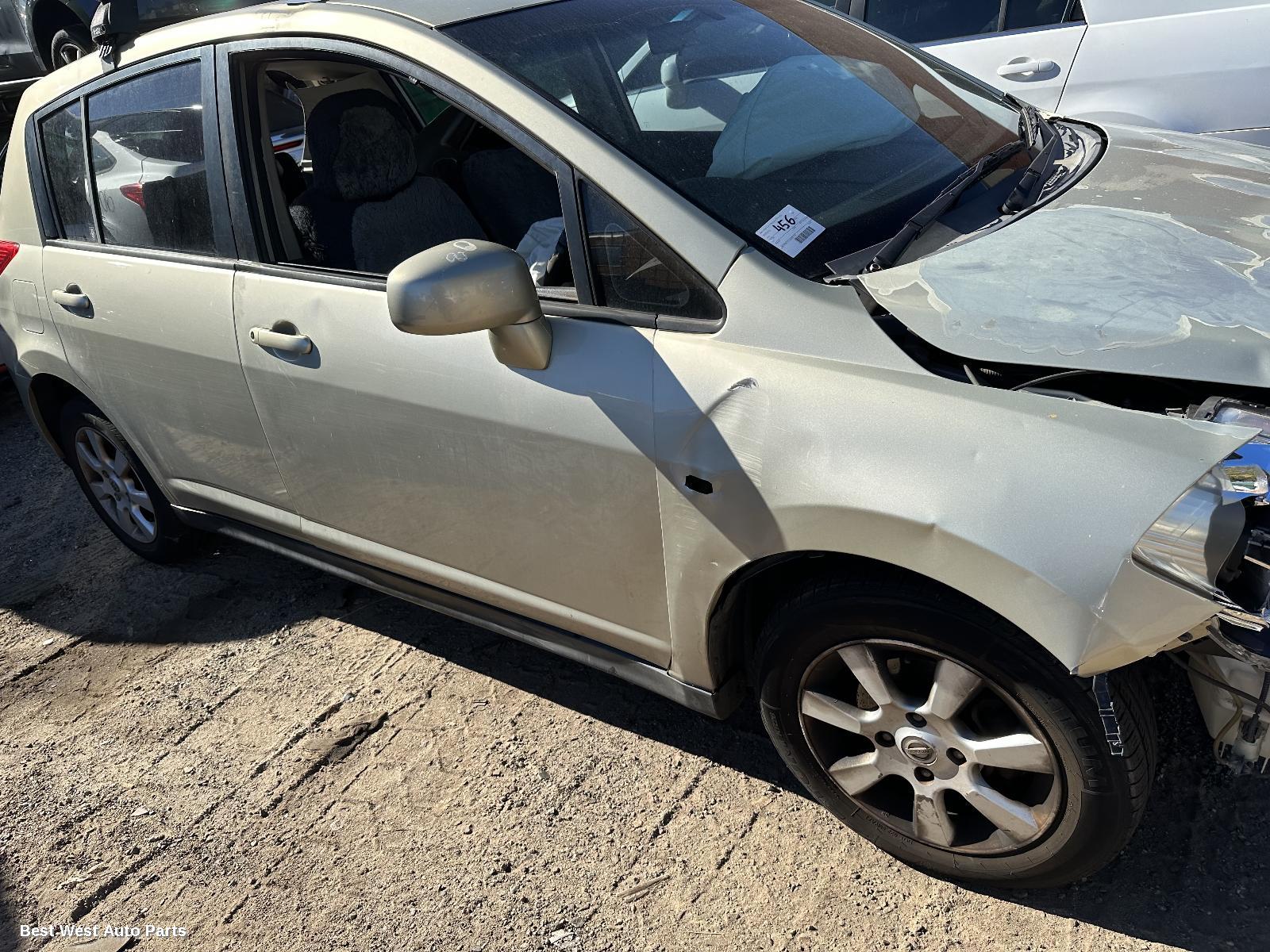 2006 NISSAN TIIDA Right Taillight