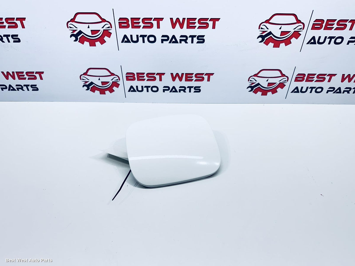 2024 TOYOTA HILUX Fuel Door / Filler