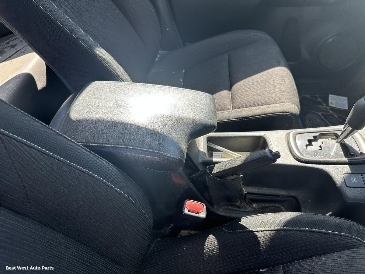 2017 TOYOTA HILUX Console