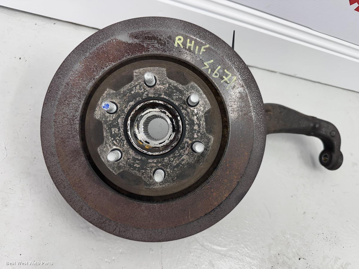 2021 NISSAN NAVARA Right Front Hub Assembly
