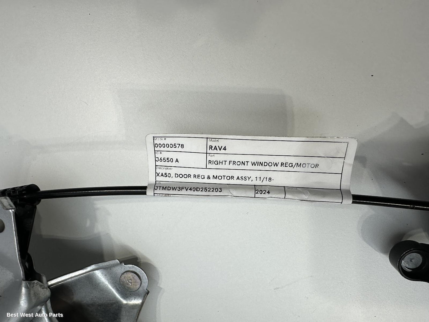 2024 TOYOTA RAV4 Right Front Window Reg/Motor