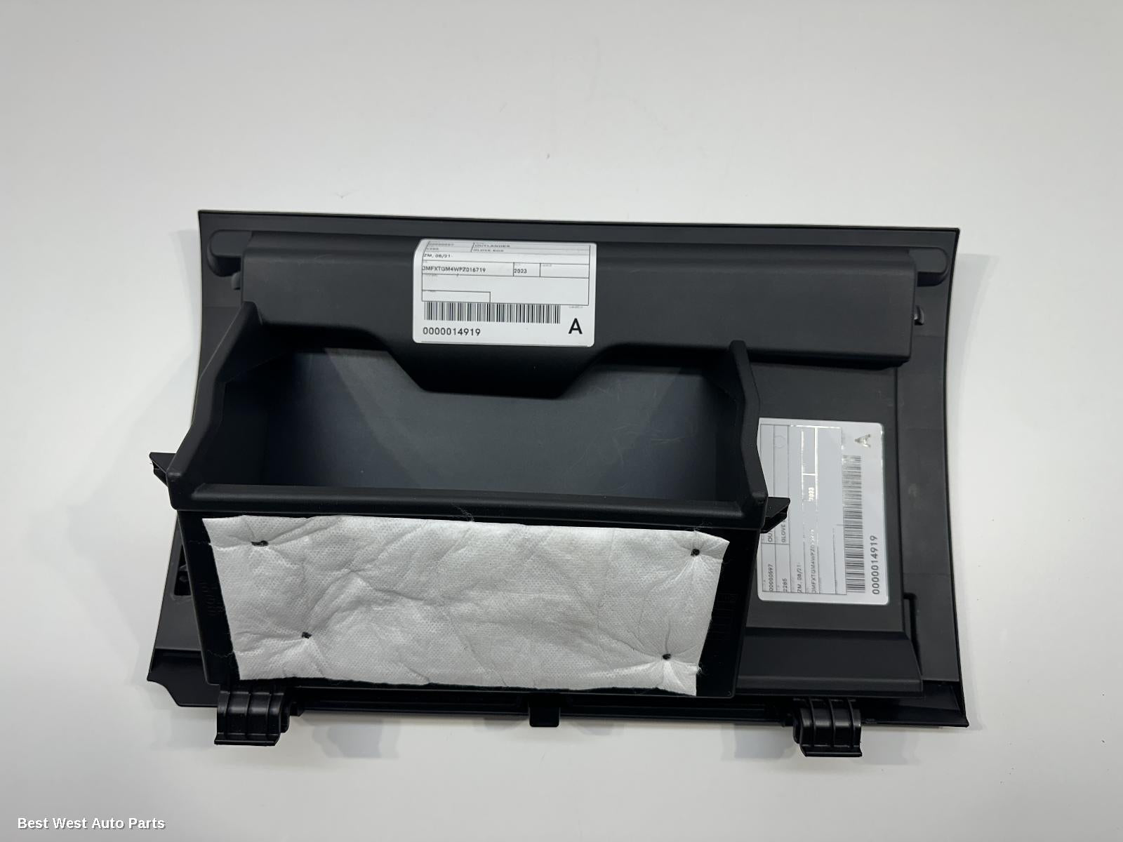2023 MITSUBISHI OUTLANDER Glove Box