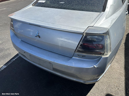 2007 MITSUBISHI 380 Left Guard