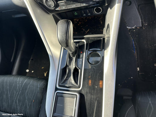 2019 MITSUBISHI ECLIPSE CROSS Gear Stick/Shifter