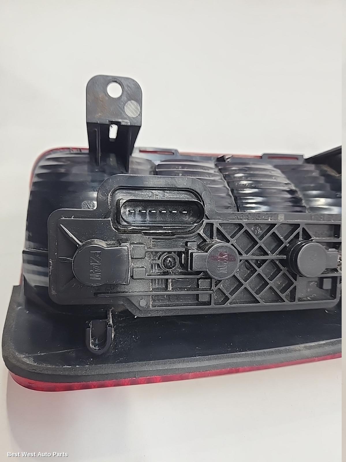 2013 VOLKSWAGEN CADDY Left Taillight