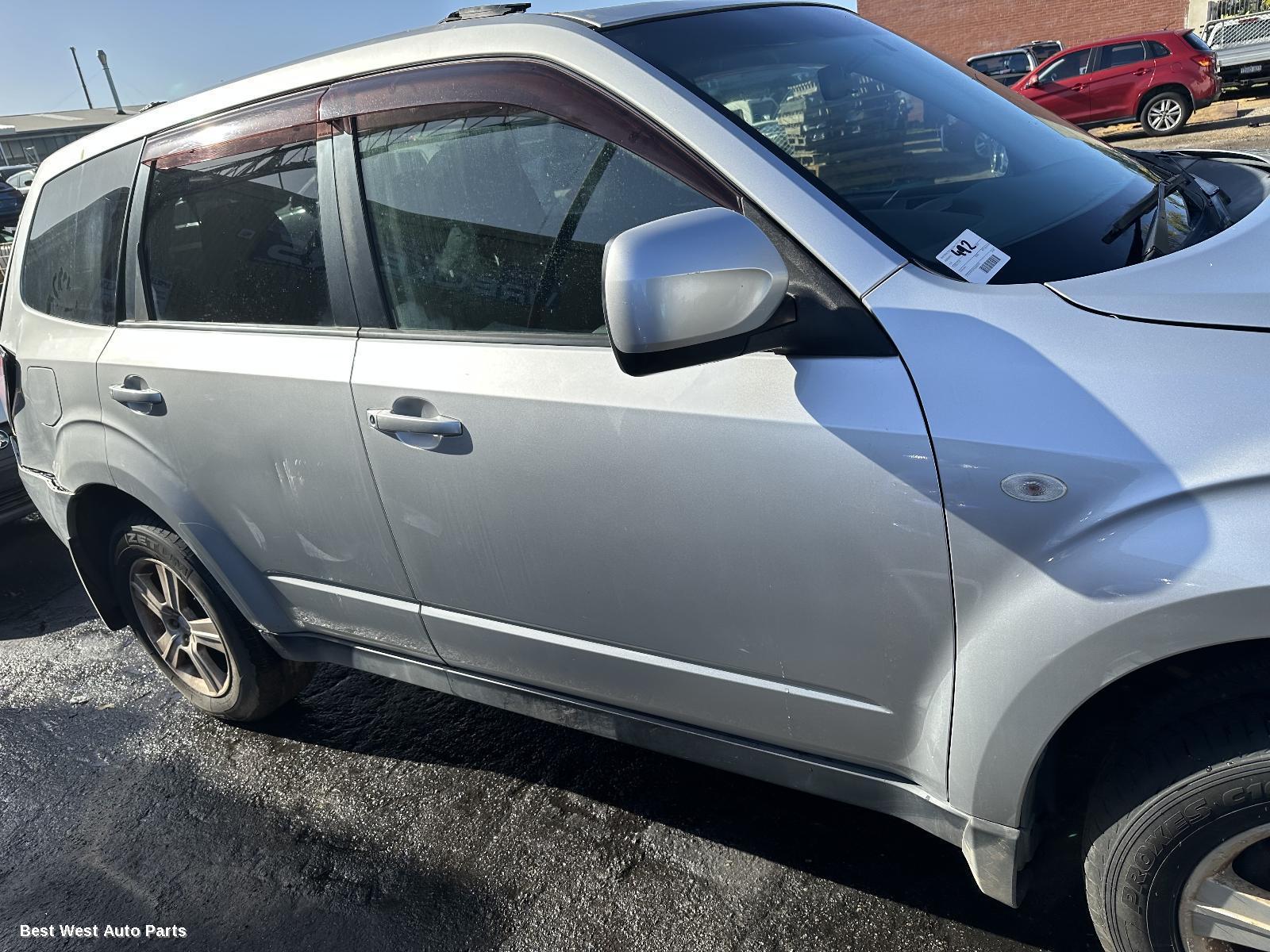 2009 SUBARU FORESTER Right Front Door