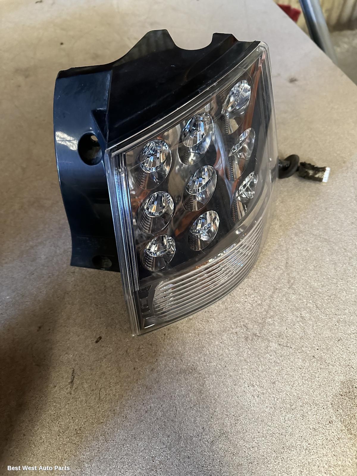2011 MITSUBISHI OUTLANDER Right Taillight
