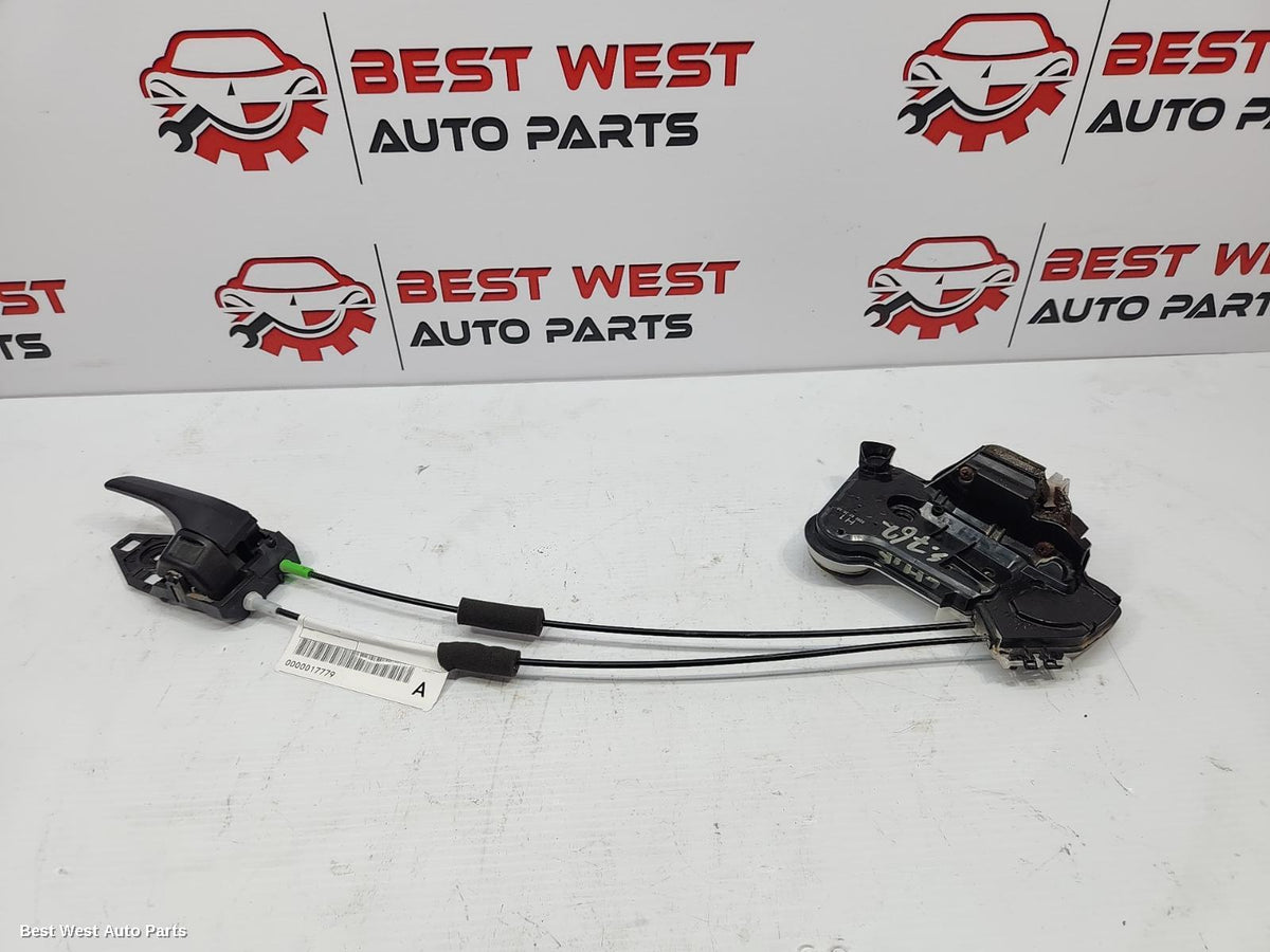 2017 TOYOTA HILUX Door/Boot/Gate Lock
