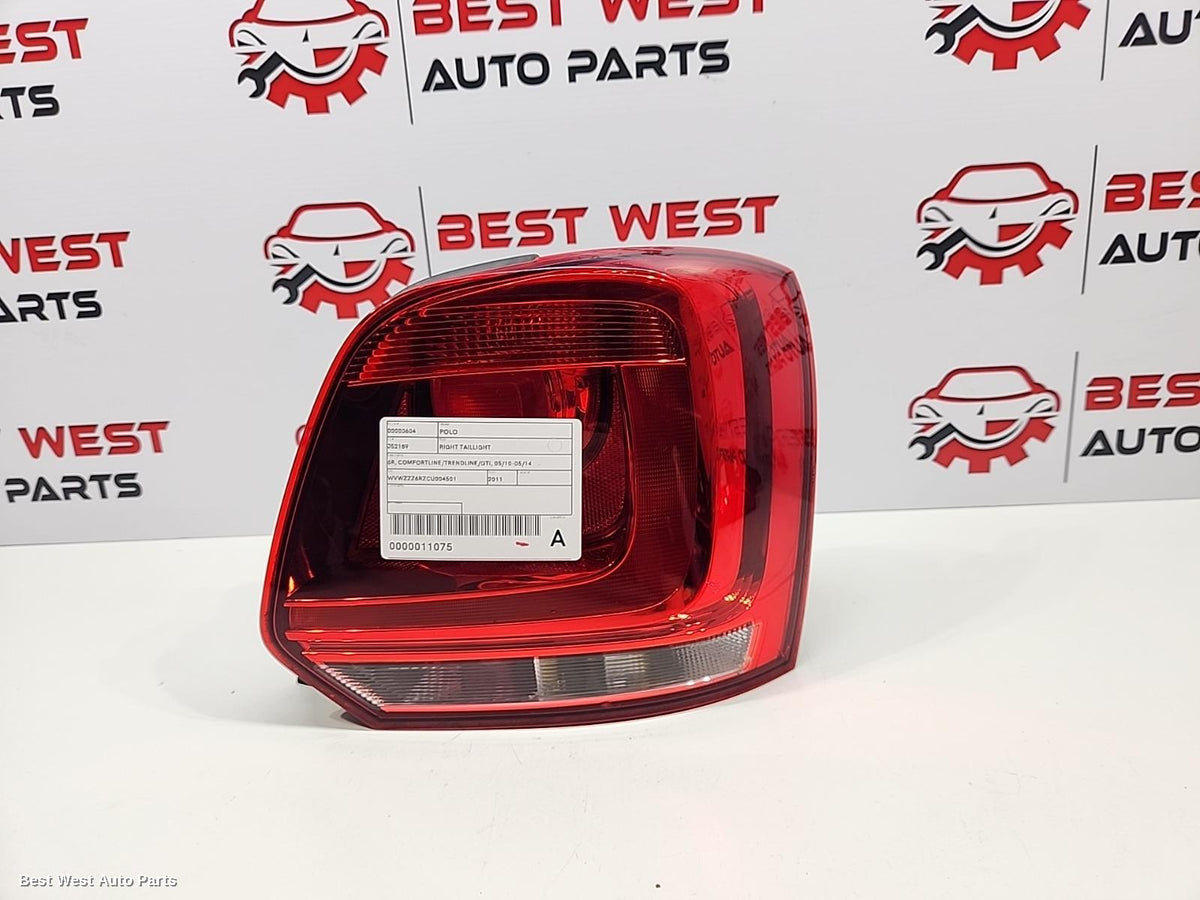 2011 VOLKSWAGEN POLO Right Taillight