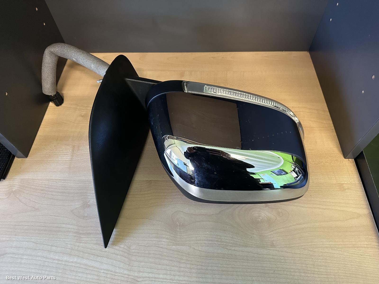 2008 NISSAN NAVARA Right Door Mirror