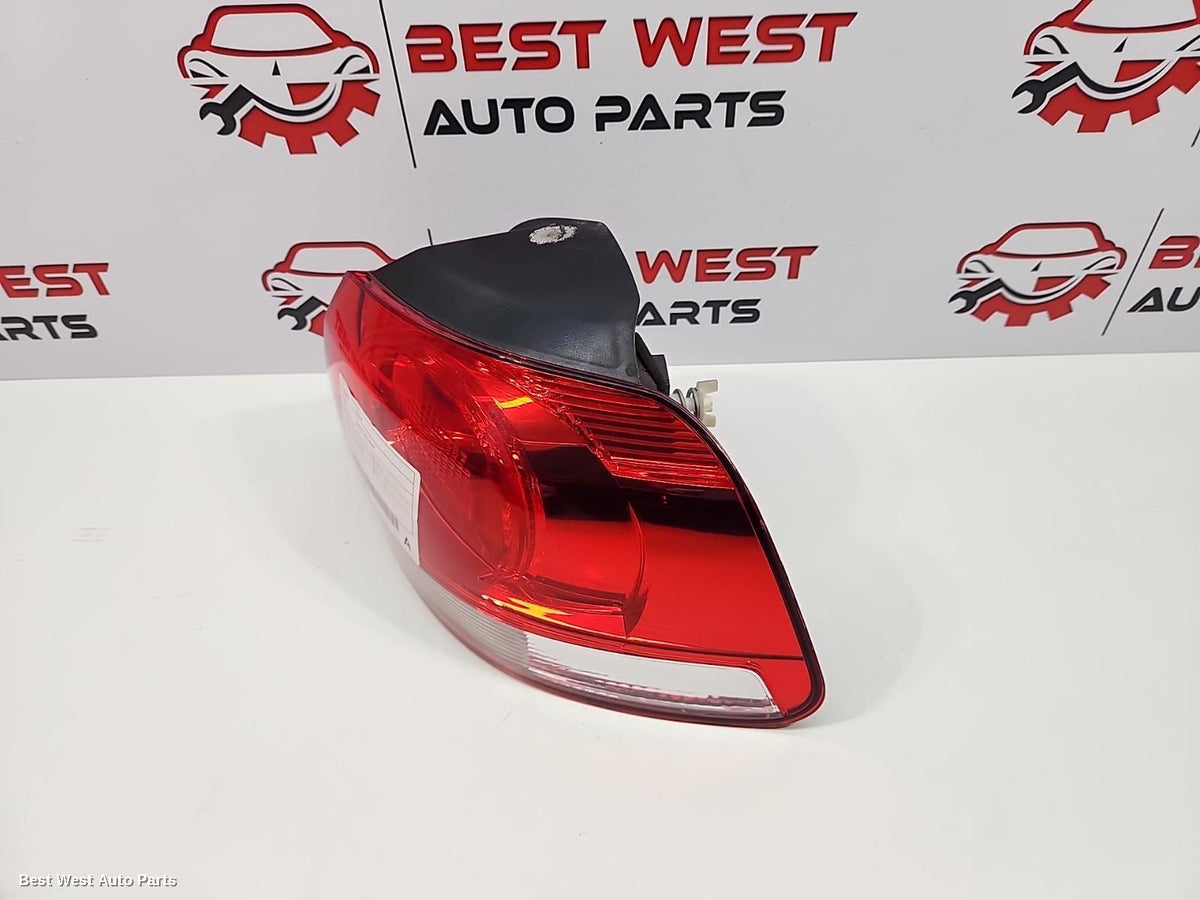 2010 VOLKSWAGEN GOLF Right Taillight