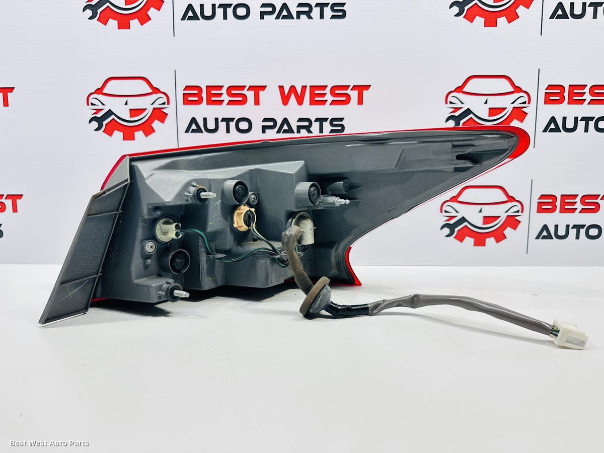 2014 NISSAN PULSAR Left Taillight