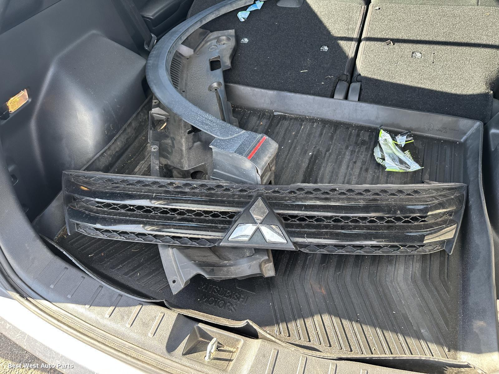 2019 MITSUBISHI ECLIPSE CROSS Grille