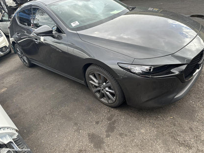 2021 MAZDA 3 Left Front Hub Assembly
