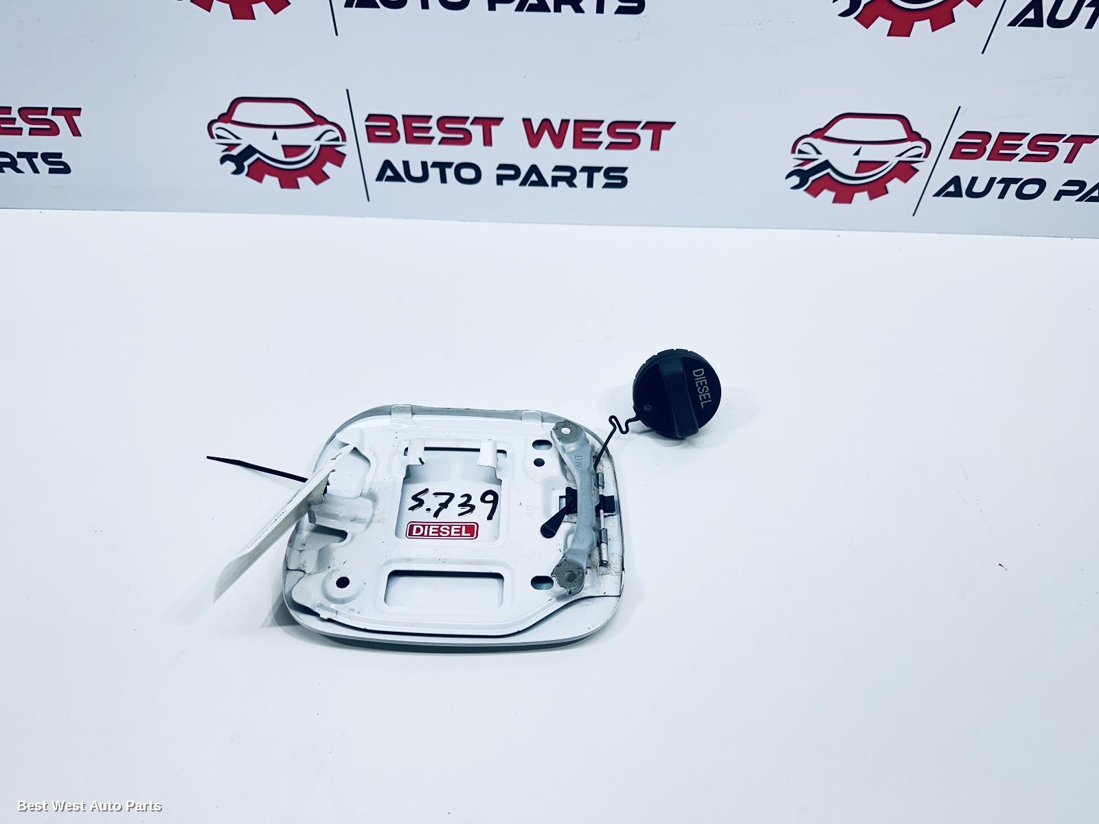2024 TOYOTA HILUX Fuel Door / Filler