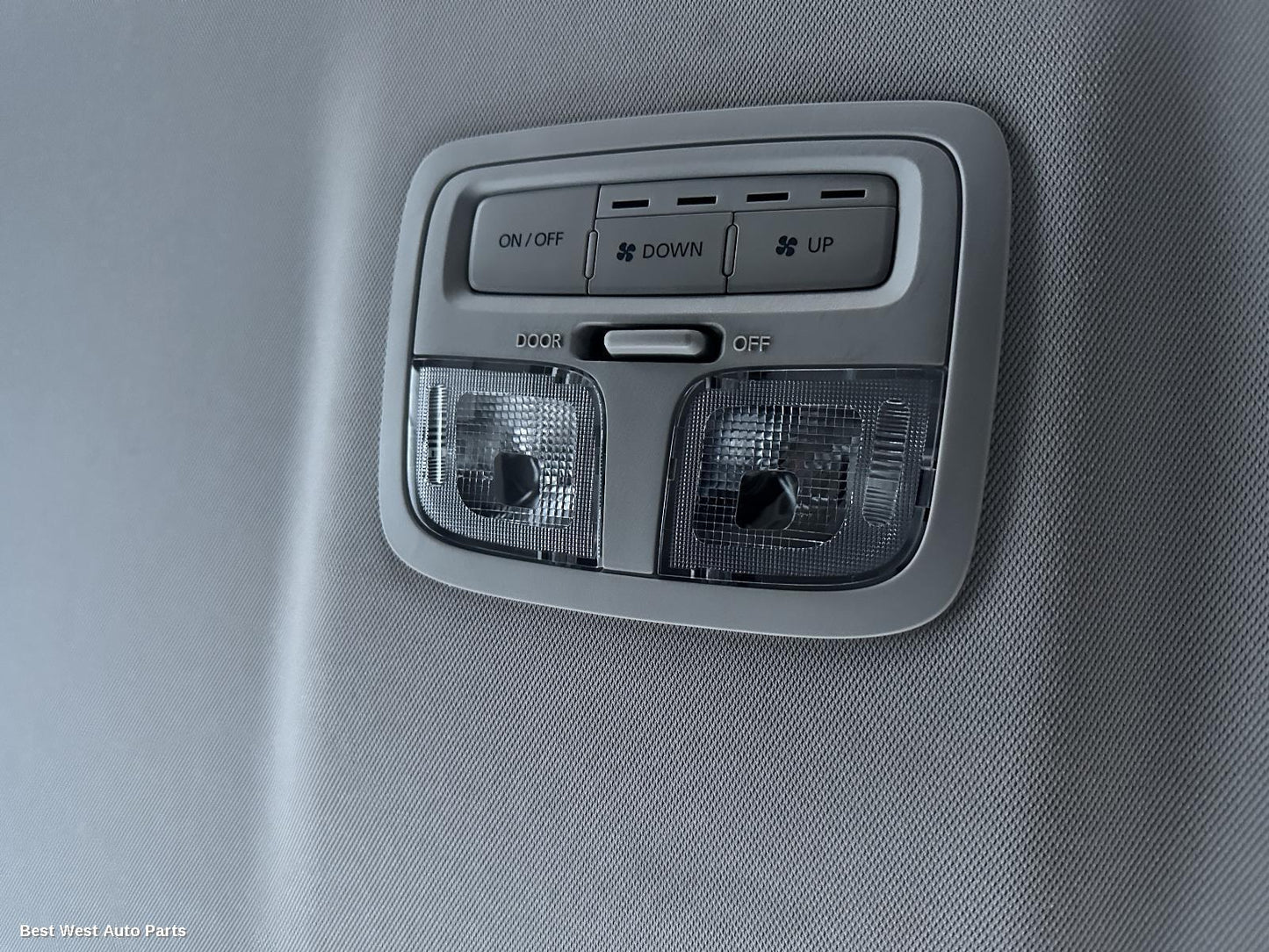 2025 MITSUBISHI PAJERO Courtesy Light