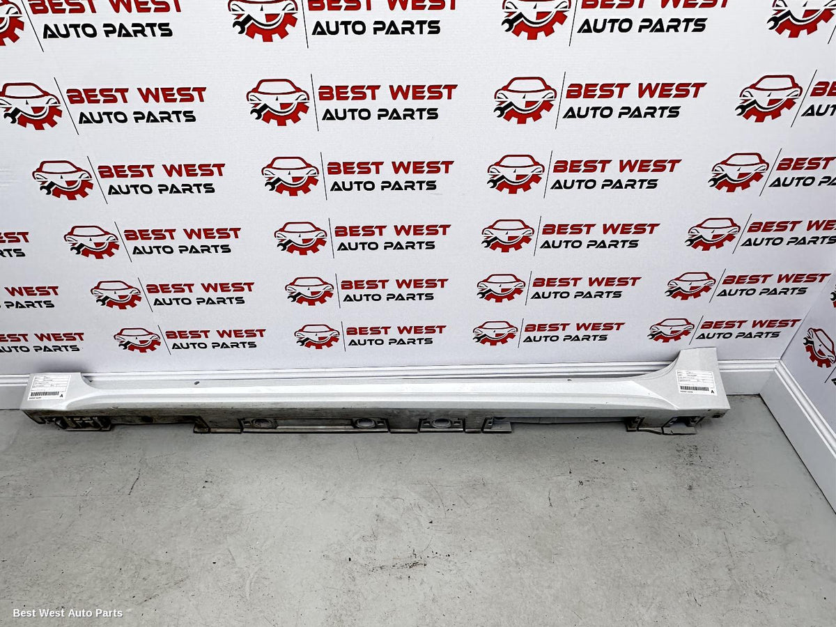 2022 TOYOTA COROLLA Side Step/Skirt