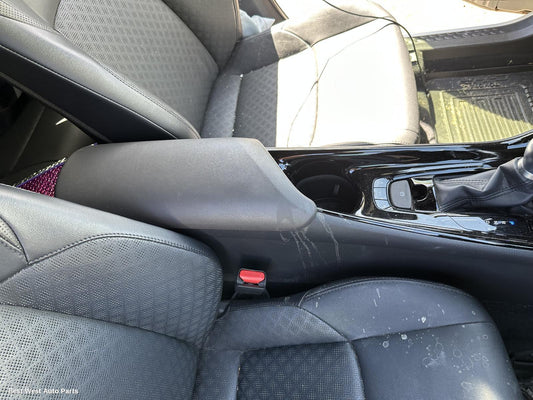 2020 TOYOTA C-HR Console