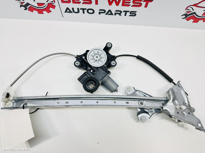 2021 TOYOTA COROLLA Left Front Window Reg/Motor