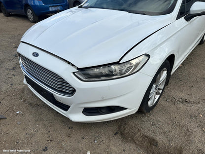 2017 FORD MONDEO Left Front Door Window