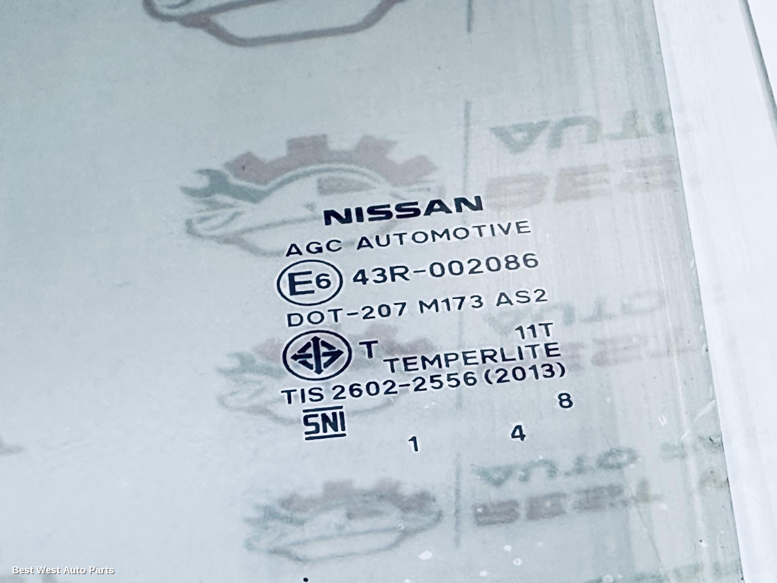 2018 NISSAN NAVARA Left Front Door Window
