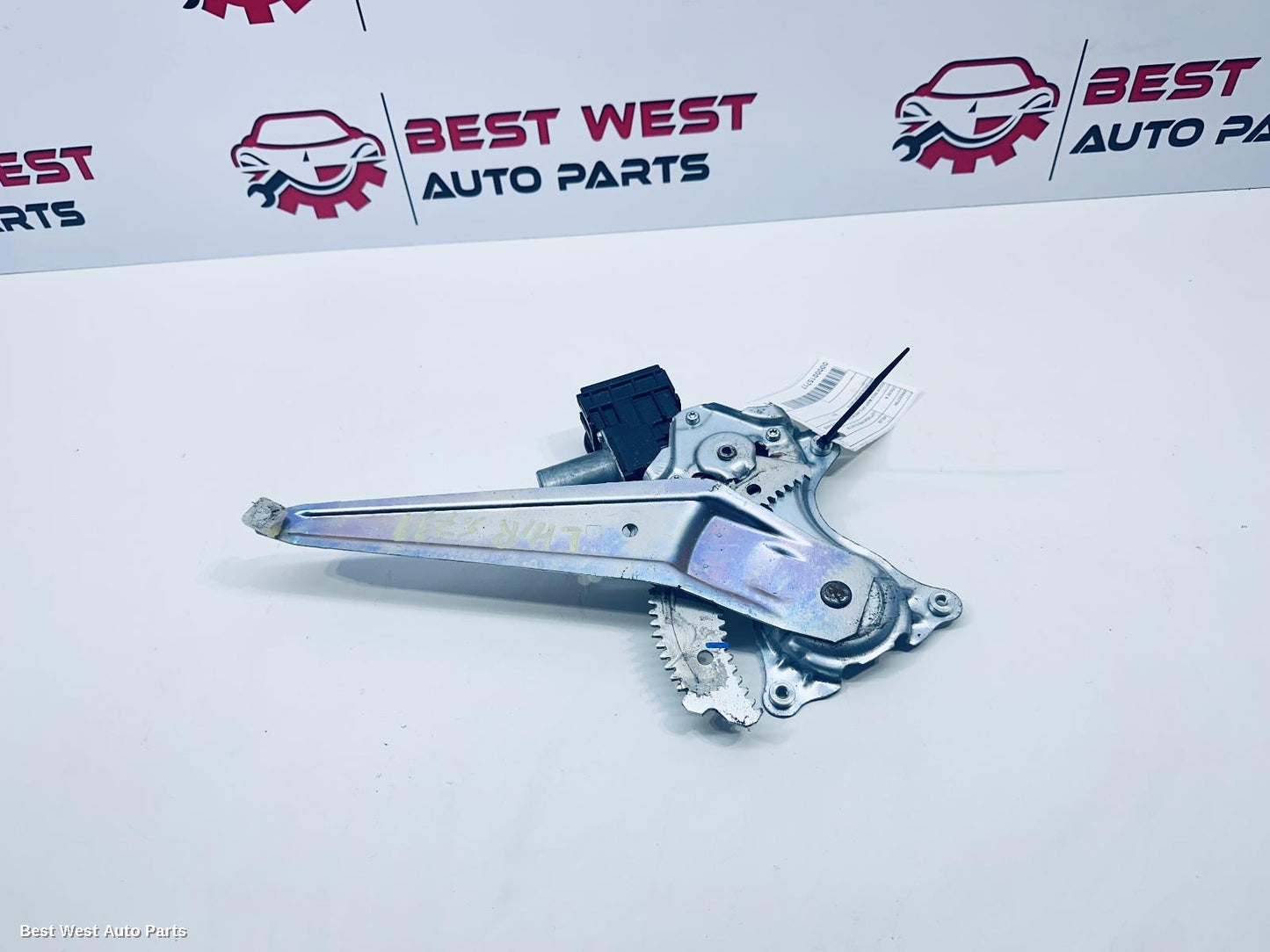 2024 TOYOTA HILUX Left Rear Wnd Reg/Motor