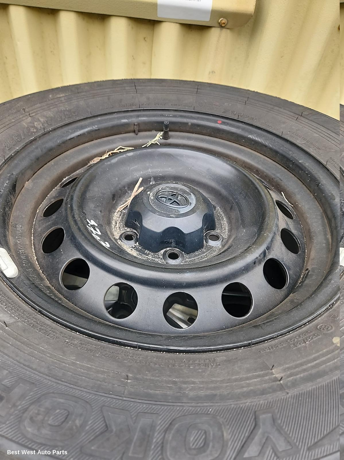 2024 TOYOTA HILUX Wheel Standard/Steel