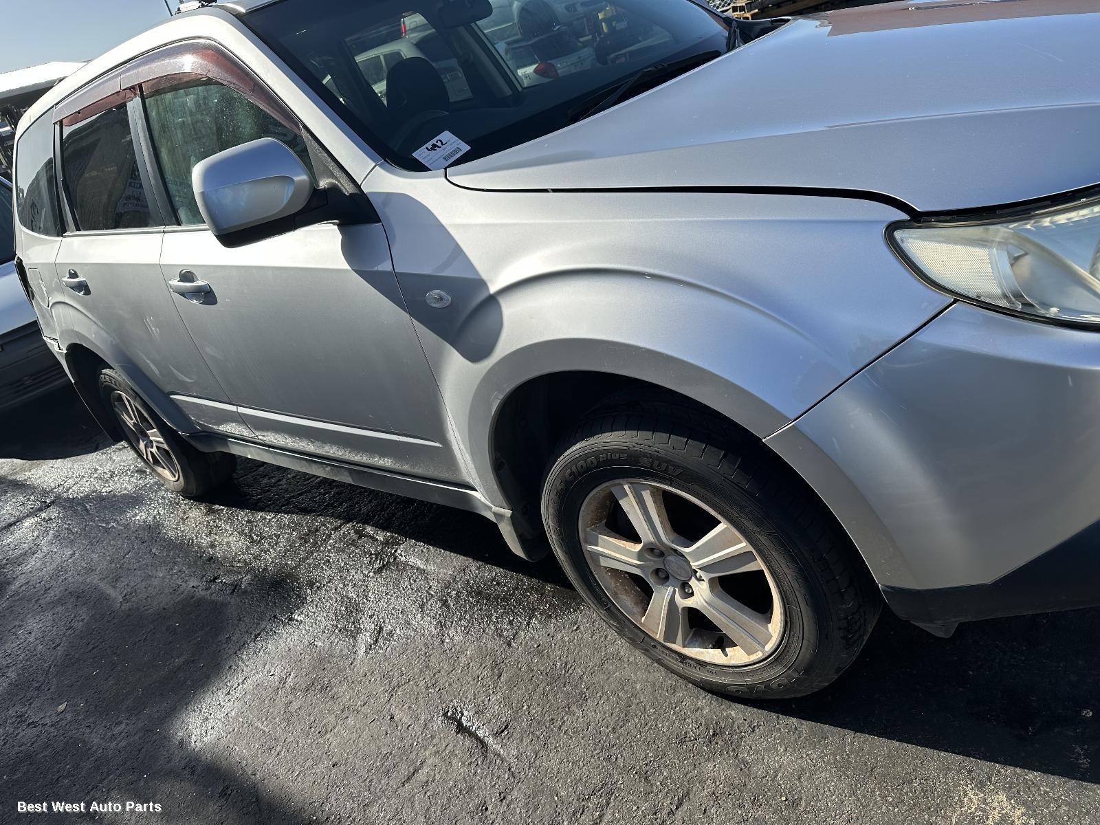 2009 SUBARU FORESTER Right Guard