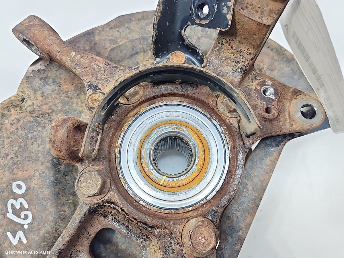 2020 MITSUBISHI TRITON Right Front Hub Assembly