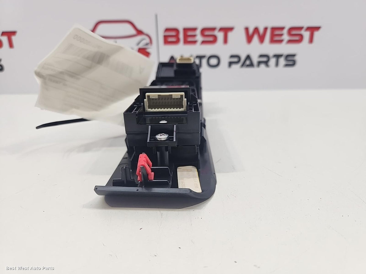 2022 TOYOTA KLUGER Pwr Dr Wind Switch