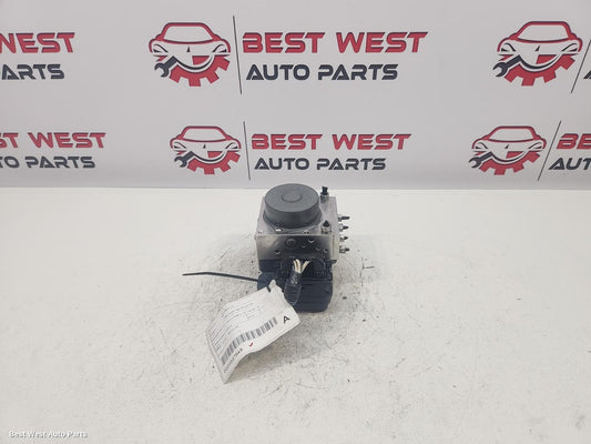 2015 TOYOTA COROLLA Abs Pump/Modulator