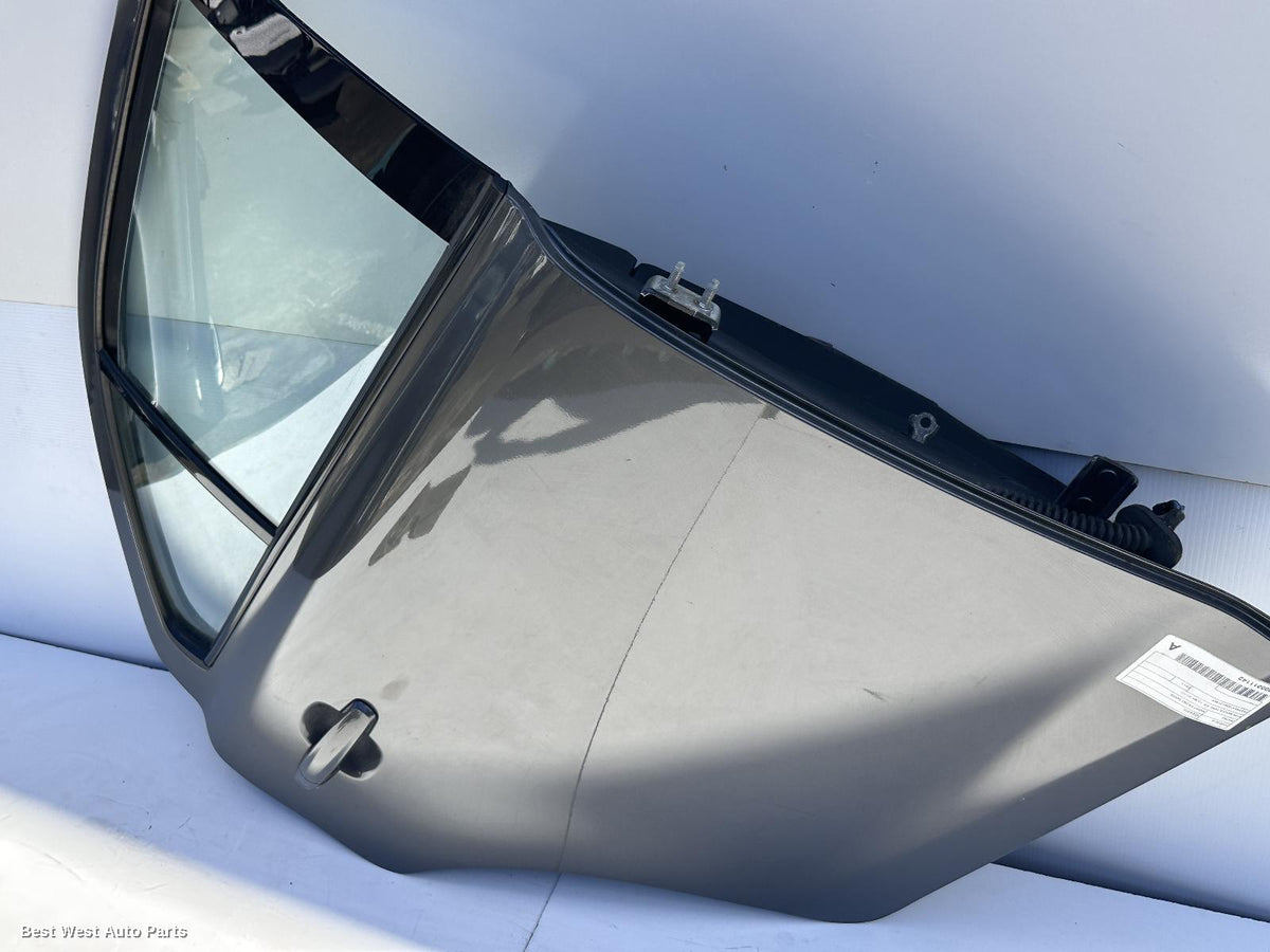 2011 SUZUKI KIZASHI Right Front Door