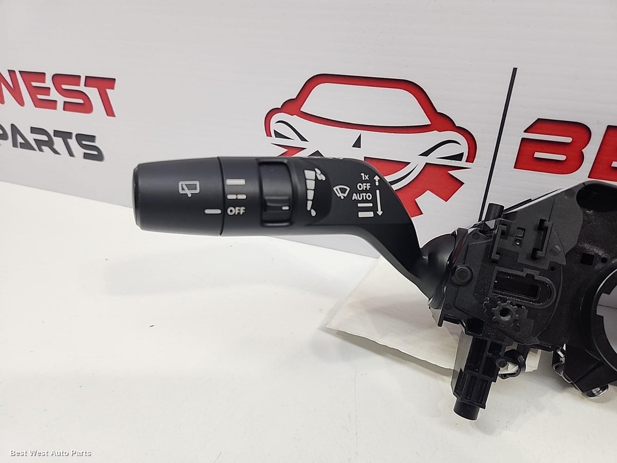 2025 MITSUBISHI OUTLANDER Pwr Dr Wind Switch