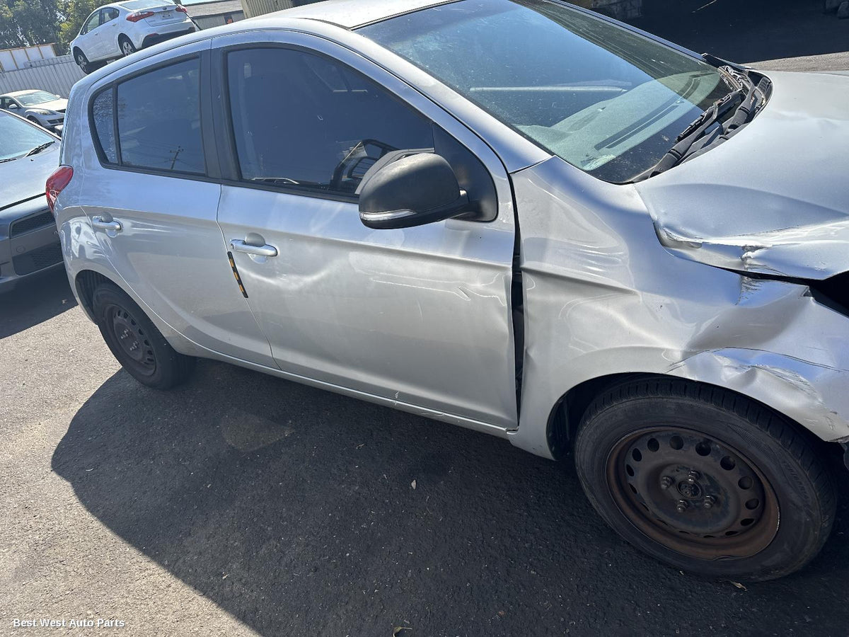2014 HYUNDAI I20 Alternator