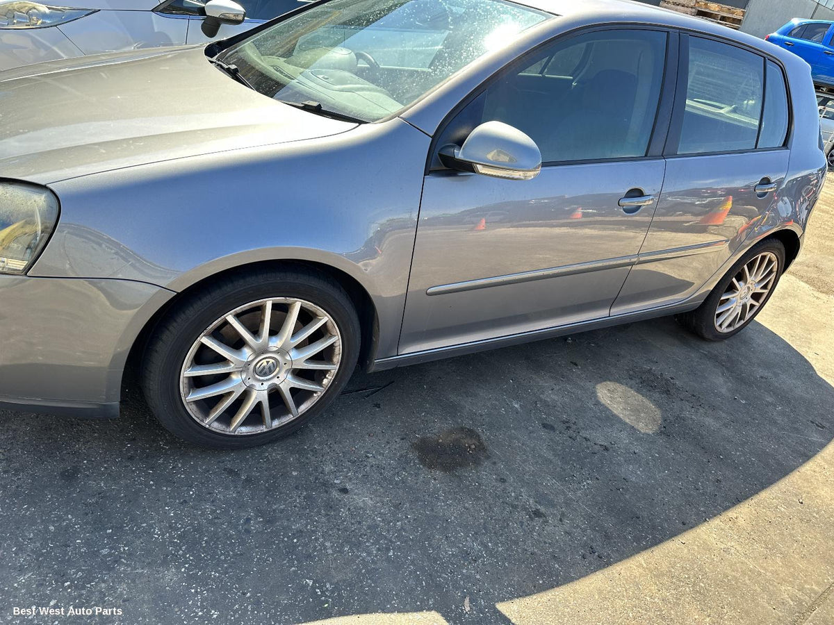 2008 VOLKSWAGEN GOLF Bonnet