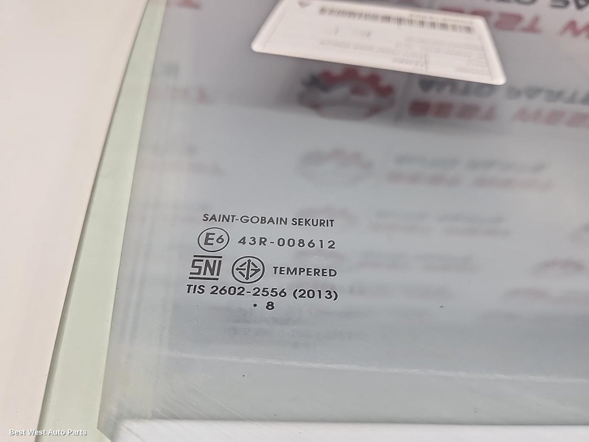 2019 MITSUBISHI PAJERO Right Front Door Window