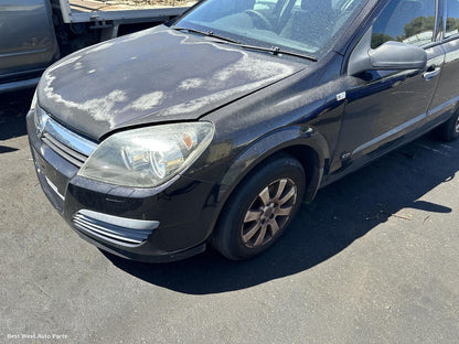 2006 HOLDEN ASTRA Left Guard