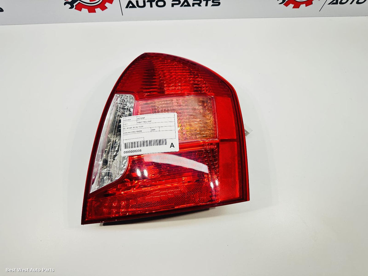 2008 HYUNDAI ACCENT Right Taillight