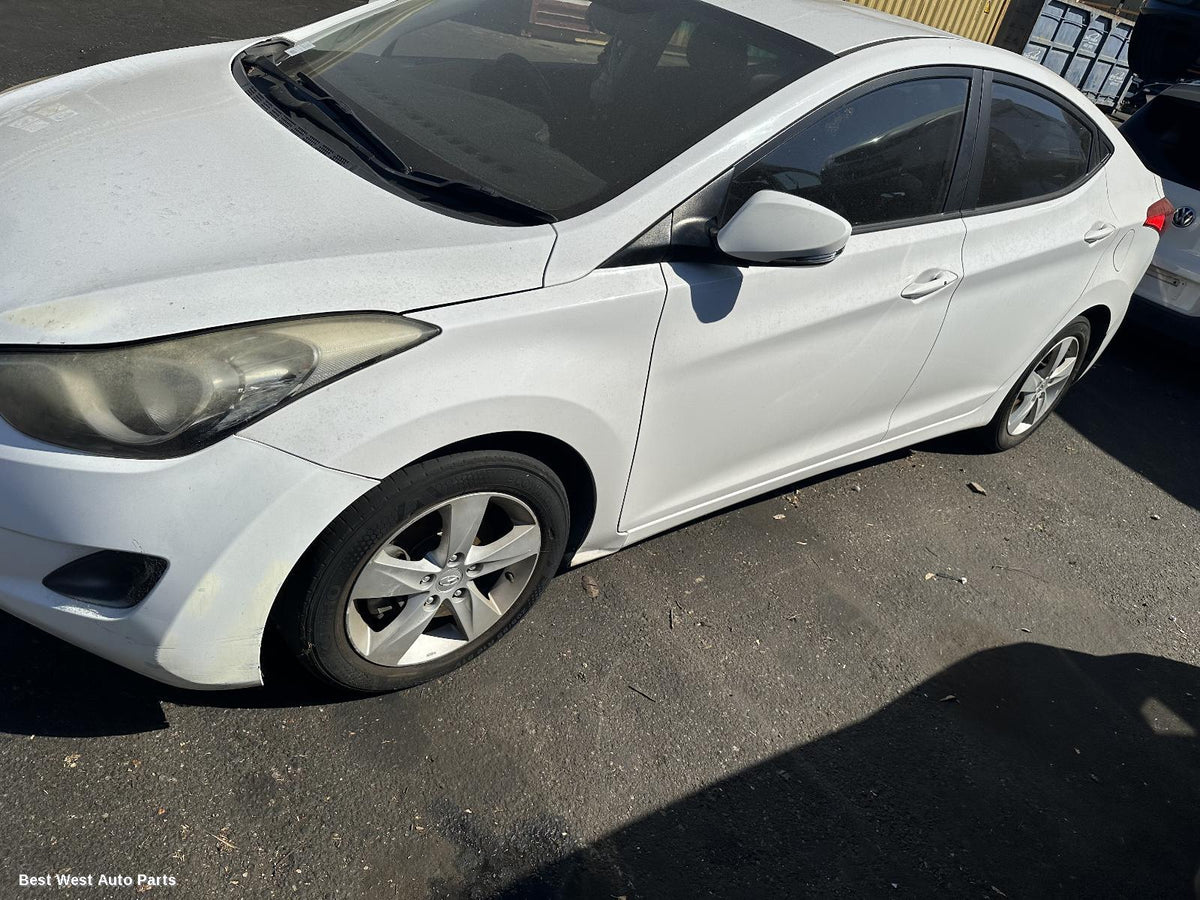 2013 HYUNDAI ELANTRA Left Taillight