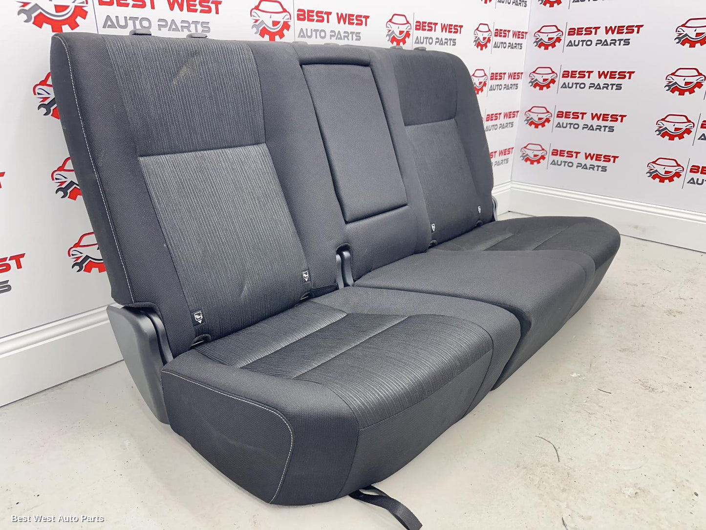 2024 TOYOTA HILUX 2nd Seat (Rear Seat)