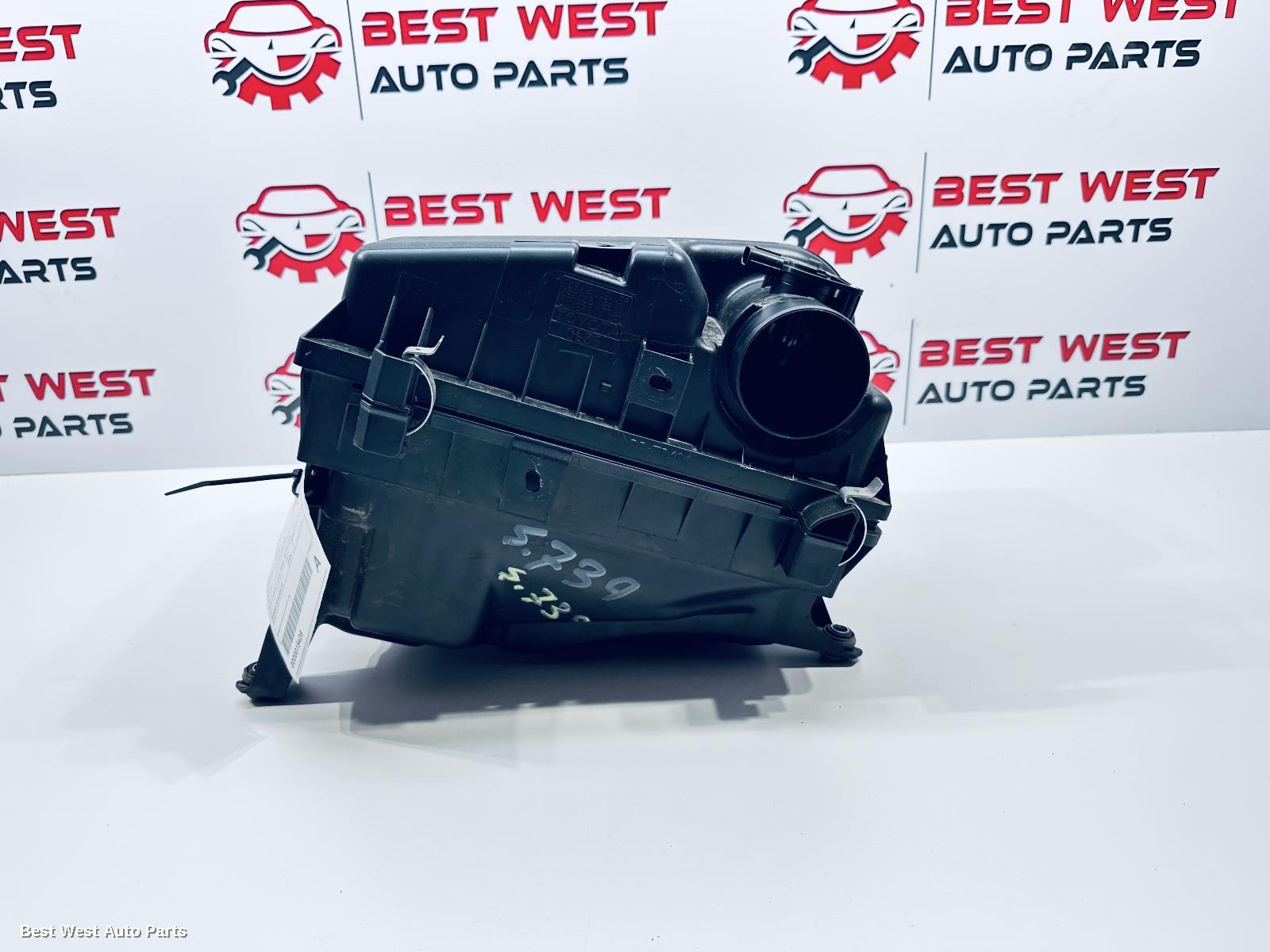 2024 TOYOTA HILUX Air Cleaner/Box
