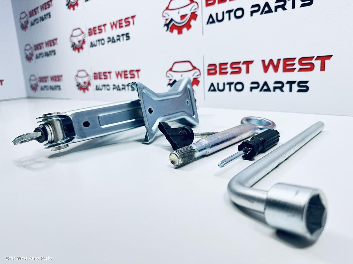 2023 SUBARU WRX Jack/Tool Kit
