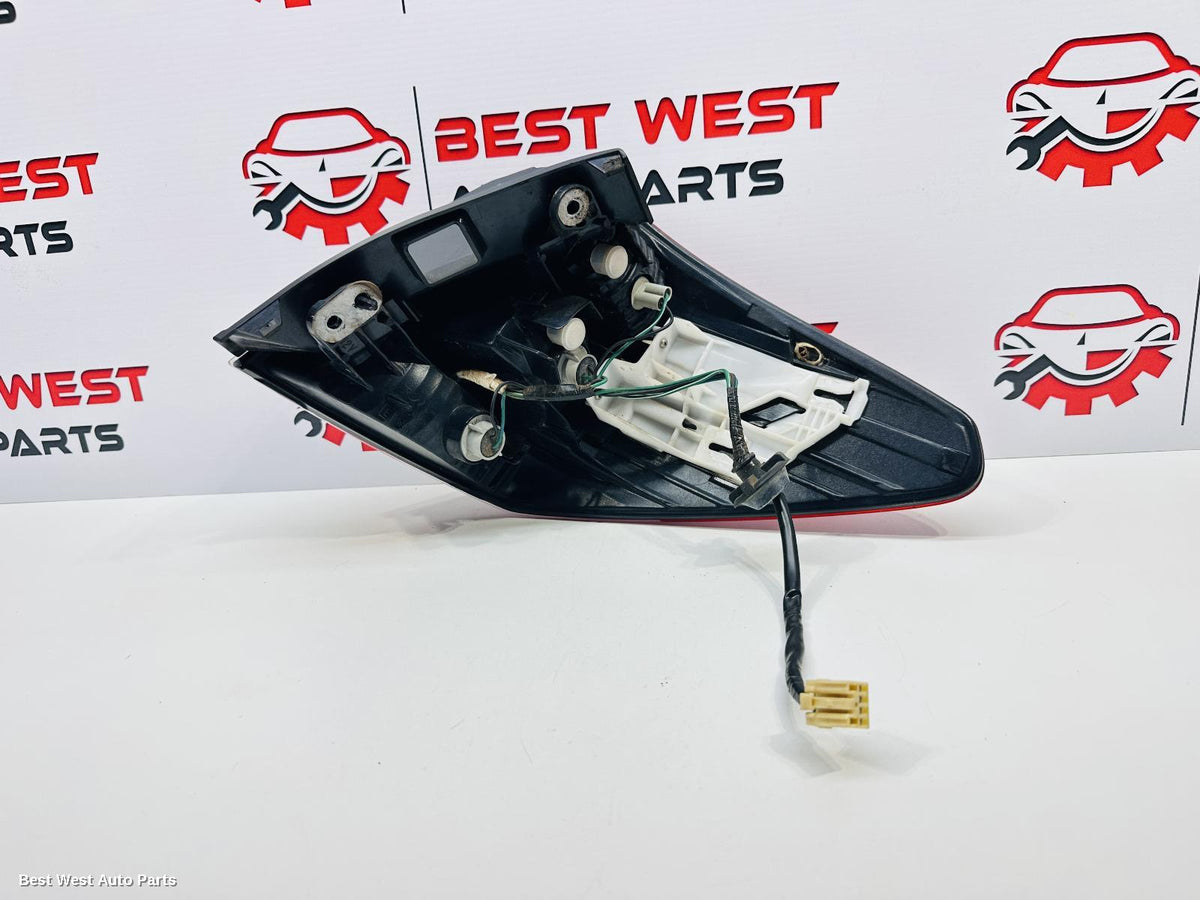 2009 SUBARU OUTBACK Left Taillight