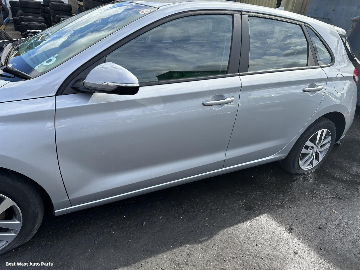 2020 HYUNDAI I30 Left Front Door Window